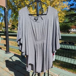 Medium, gray and black Mossimo top